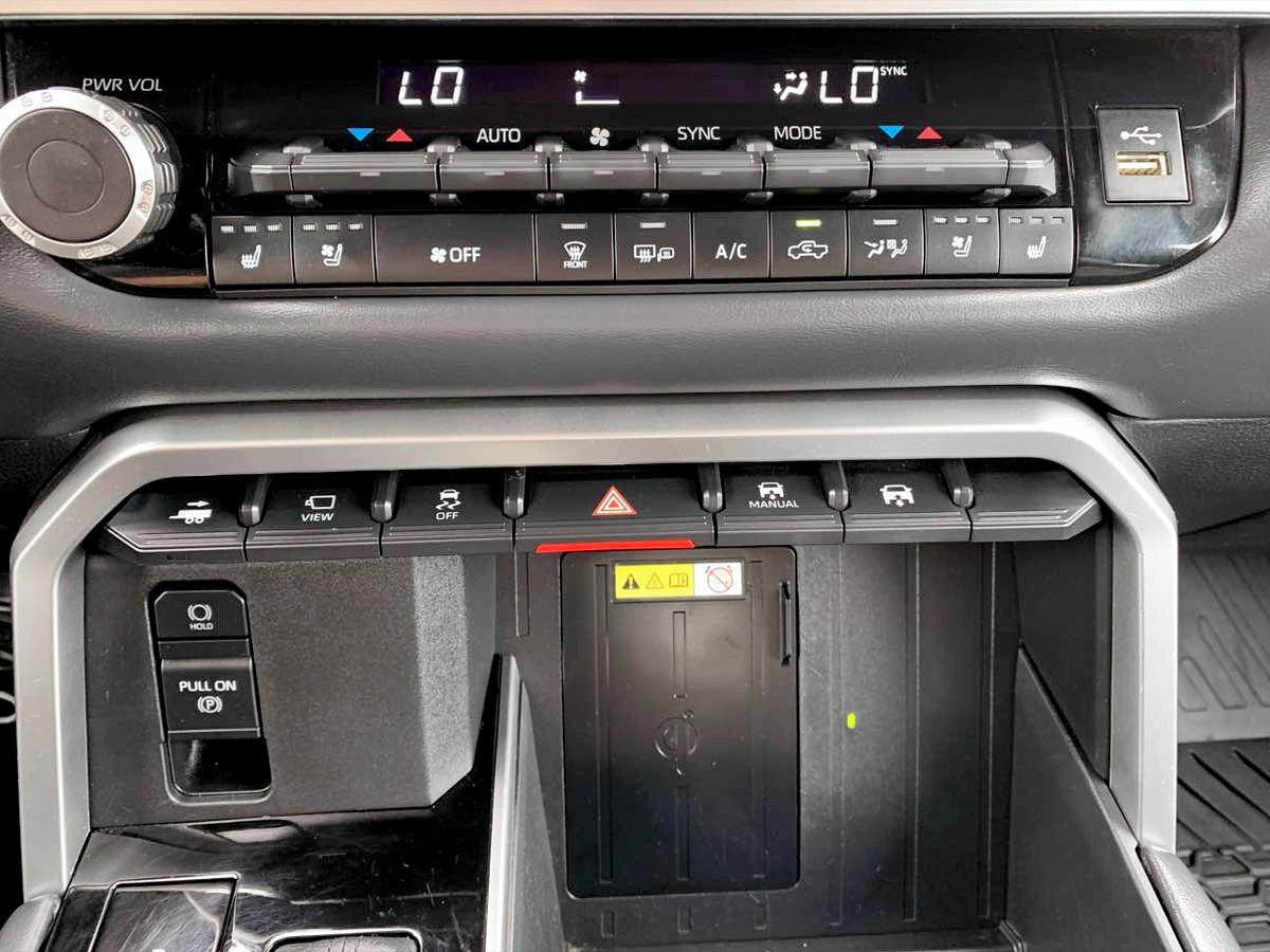 Photo 31 of this Toyota Tundra 4WD