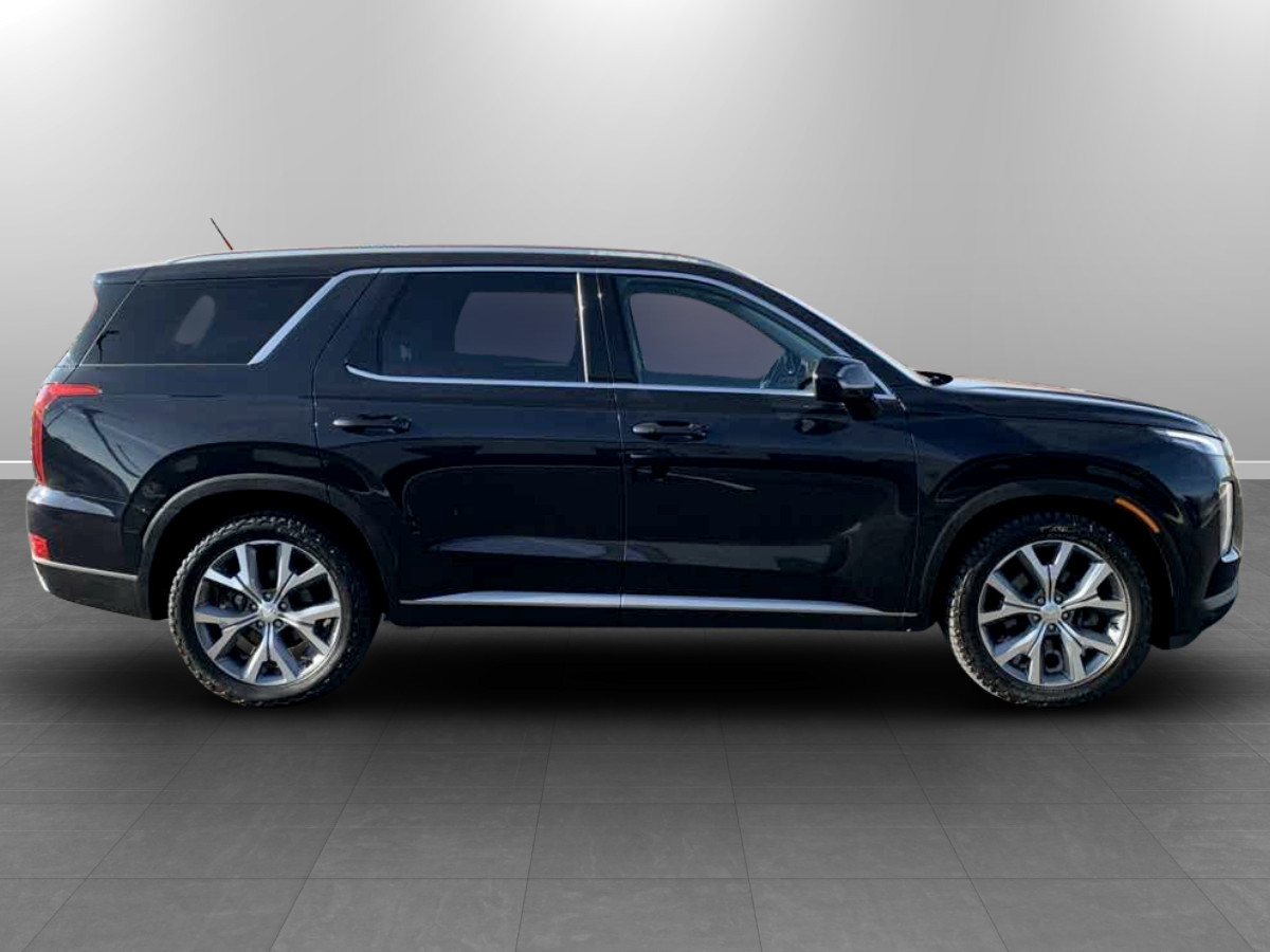 Photo 8 of this Hyundai Palisade