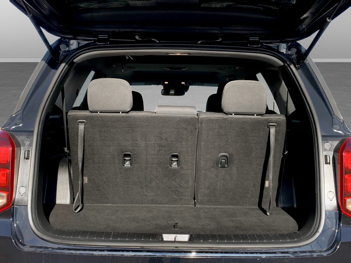Photo 13 of this Hyundai Palisade
