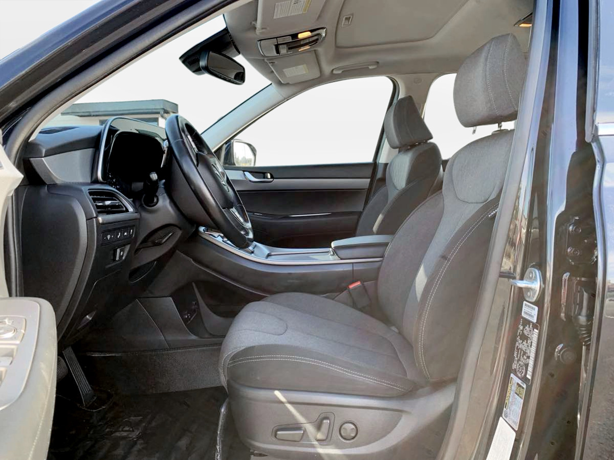 Photo 16 of this Hyundai Palisade