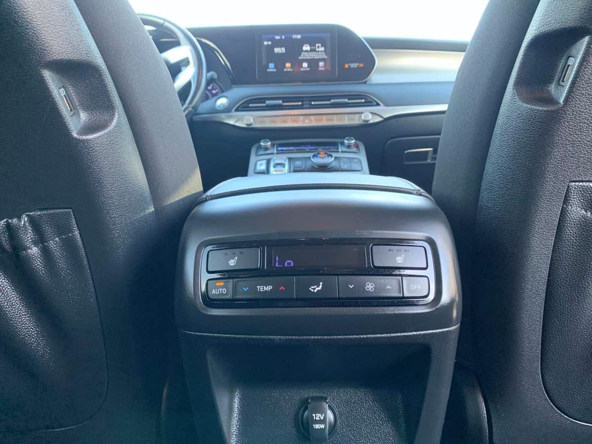 Photo 20 of this Hyundai Palisade