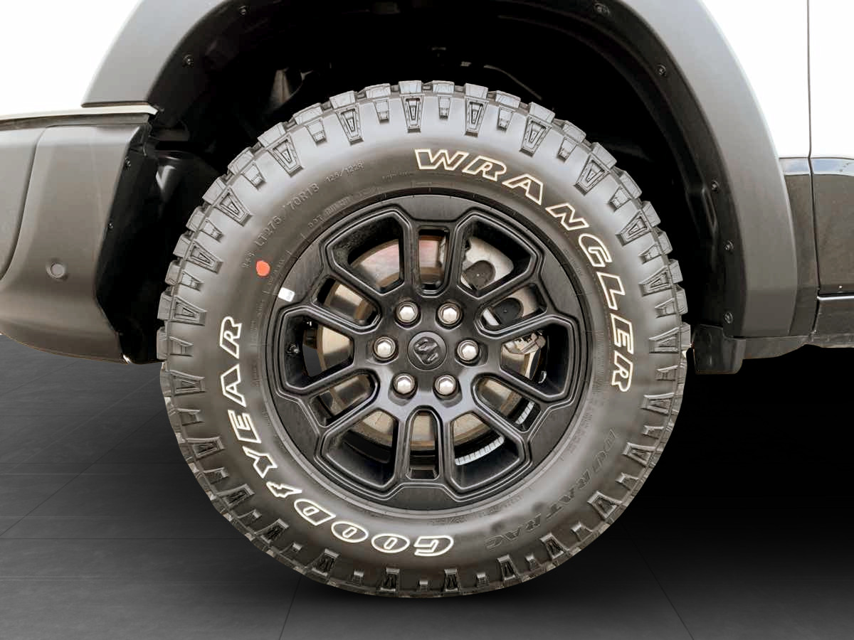 Photo 11 of this Ram 1500