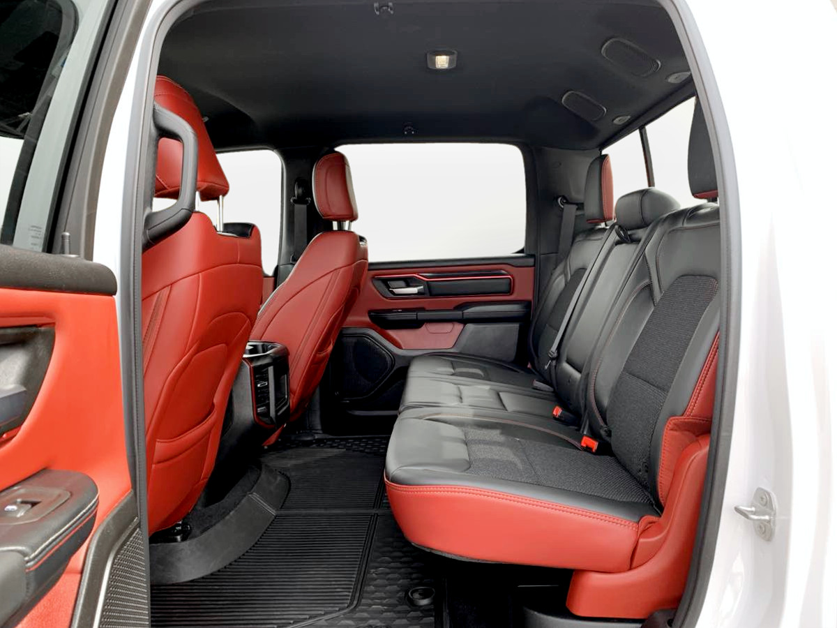 Photo 17 of this Ram 1500