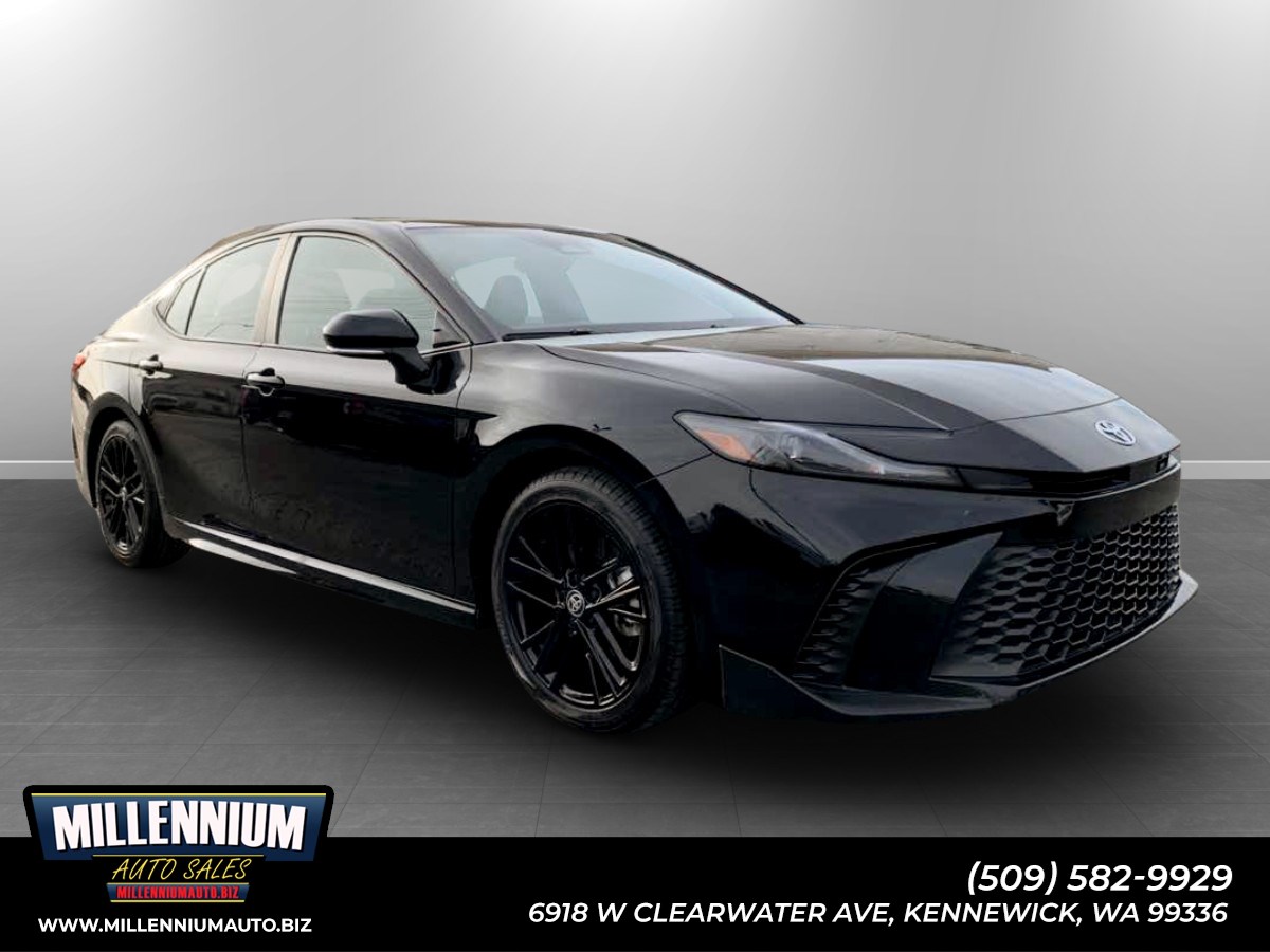 2025 Toyota Camry Negro (Midnight Black Metallic) Sedán Tracción delantera Automática
