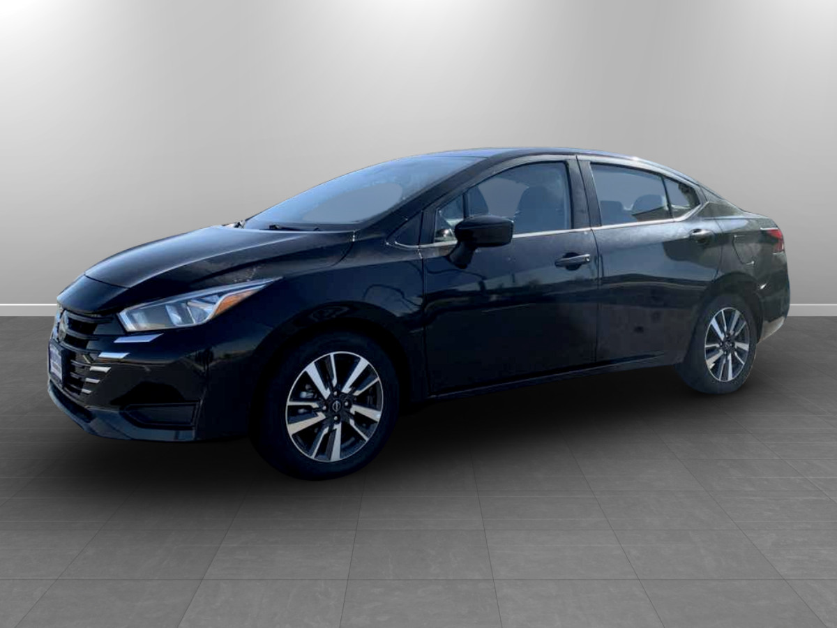 Photo 3 of this Nissan Versa