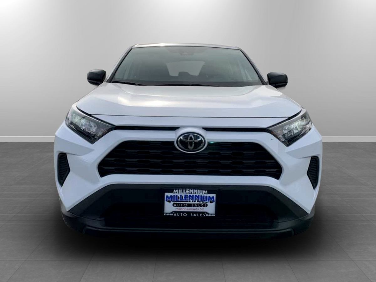 Photo 2 of this Toyota RAV4