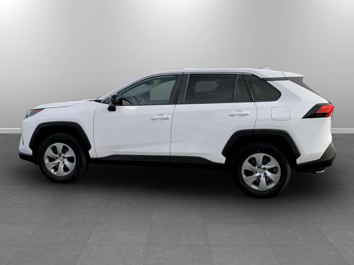 Photo 4 of this Toyota RAV4