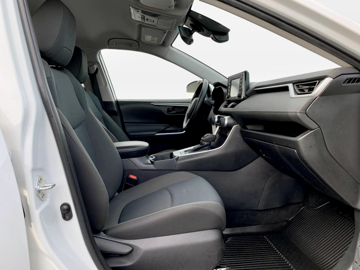 Photo 17 of this Toyota RAV4