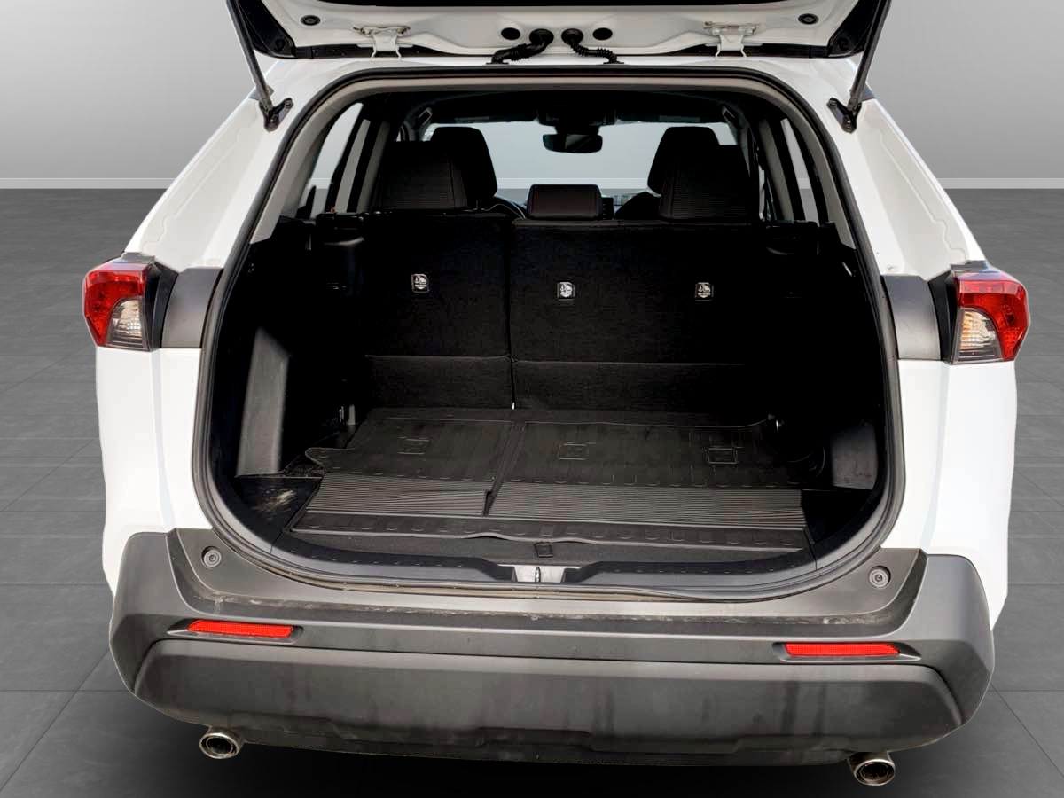 Photo 11 of this Toyota RAV4