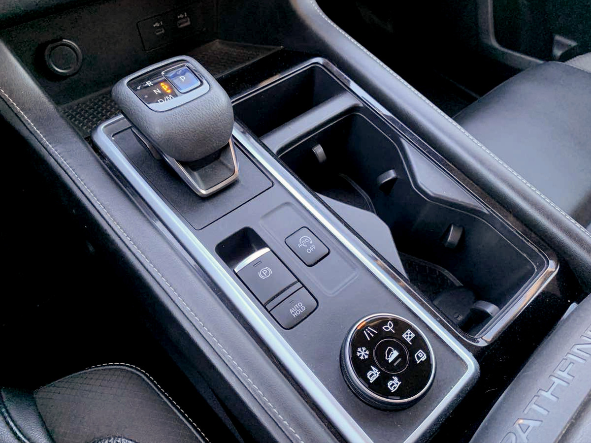 Photo 33 of this Nissan Pathfinder