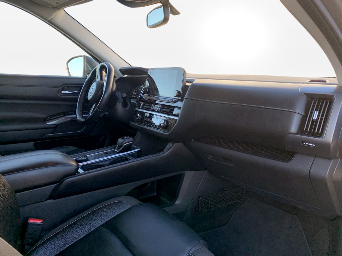 Photo 21 of this Nissan Pathfinder