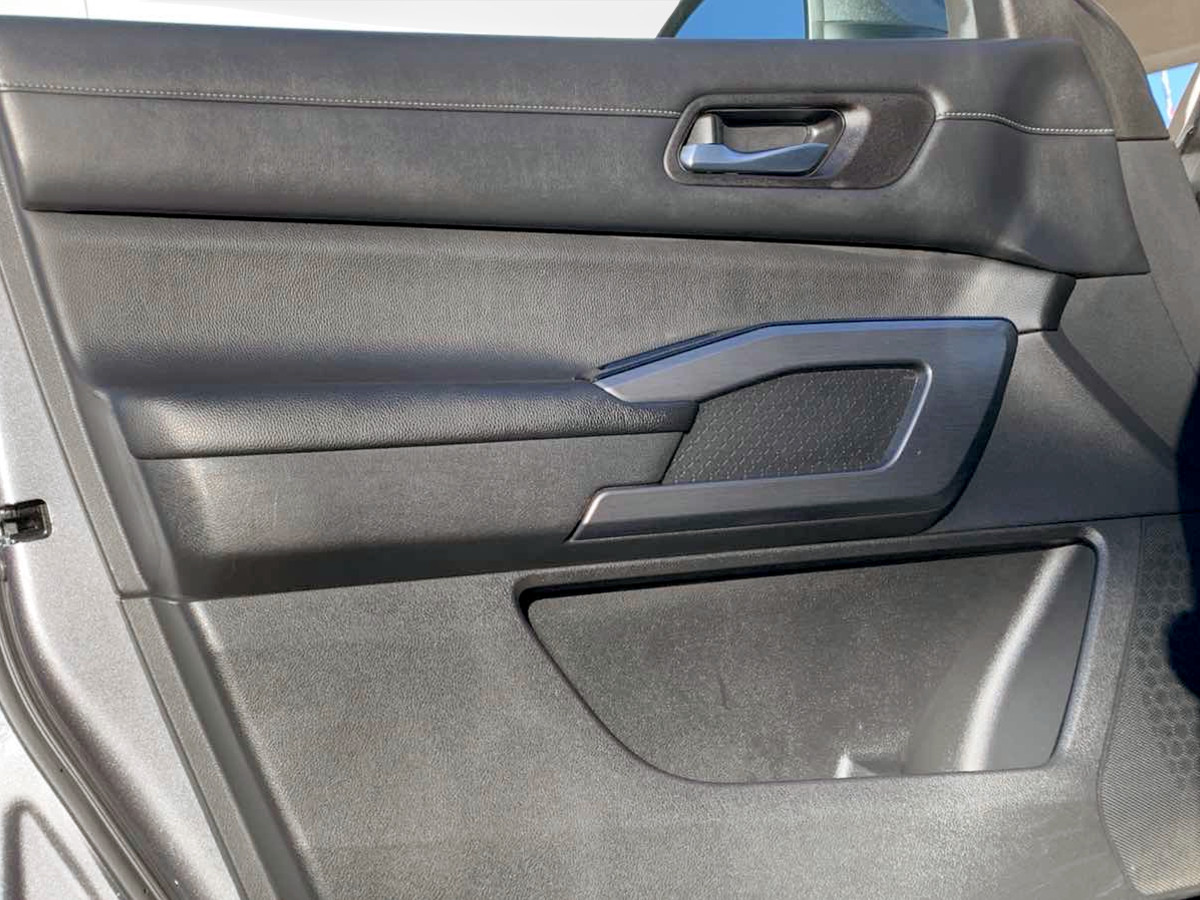 Photo 14 of this Nissan Pathfinder