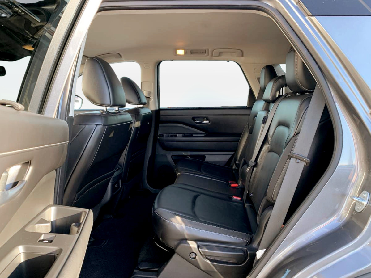 Photo 17 of this Nissan Pathfinder