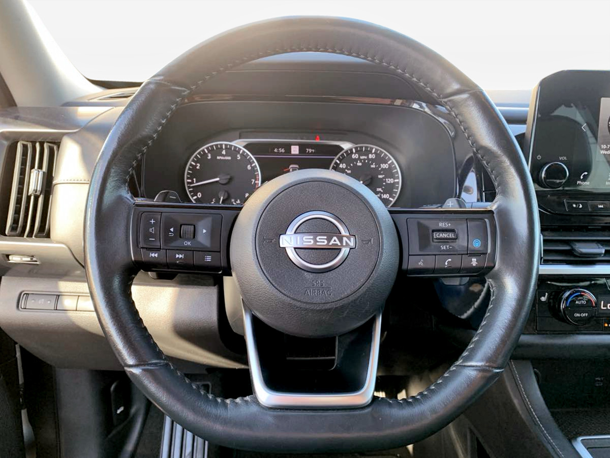 Photo 24 of this Nissan Pathfinder