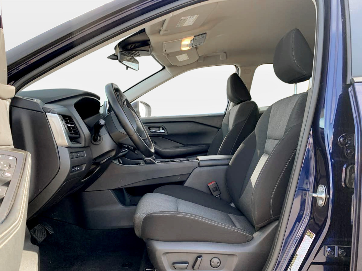 Photo 15 of this Nissan Rogue