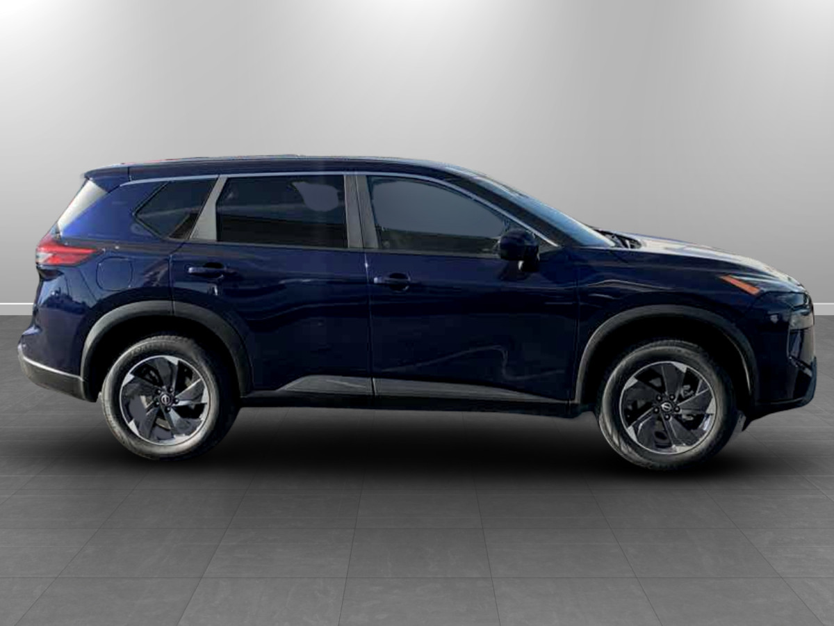 Photo 8 of this Nissan Rogue
