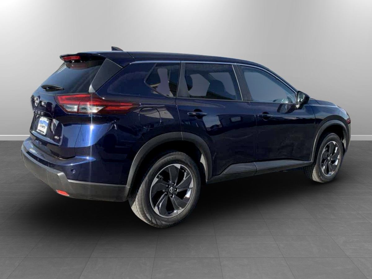 Photo 7 of this Nissan Rogue