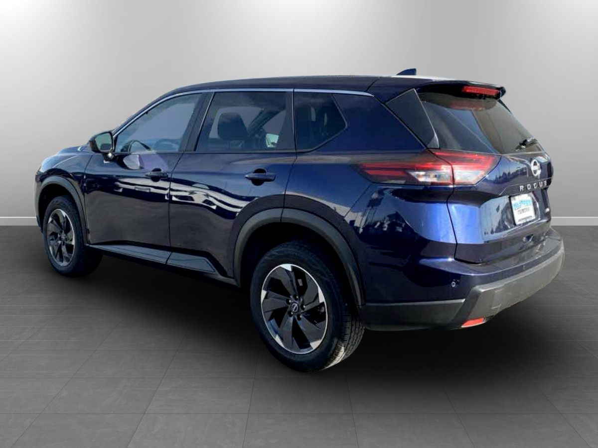Photo 5 of this Nissan Rogue