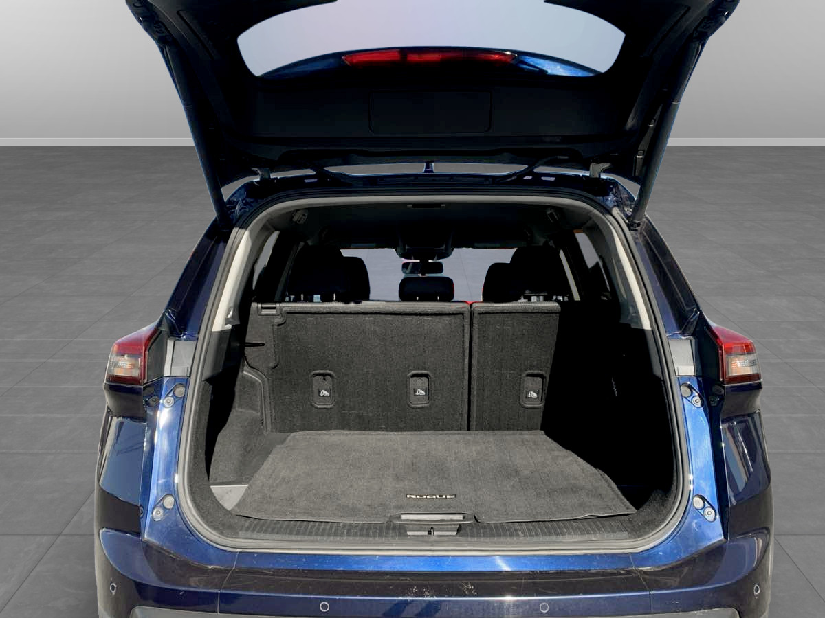 Photo 12 of this Nissan Rogue