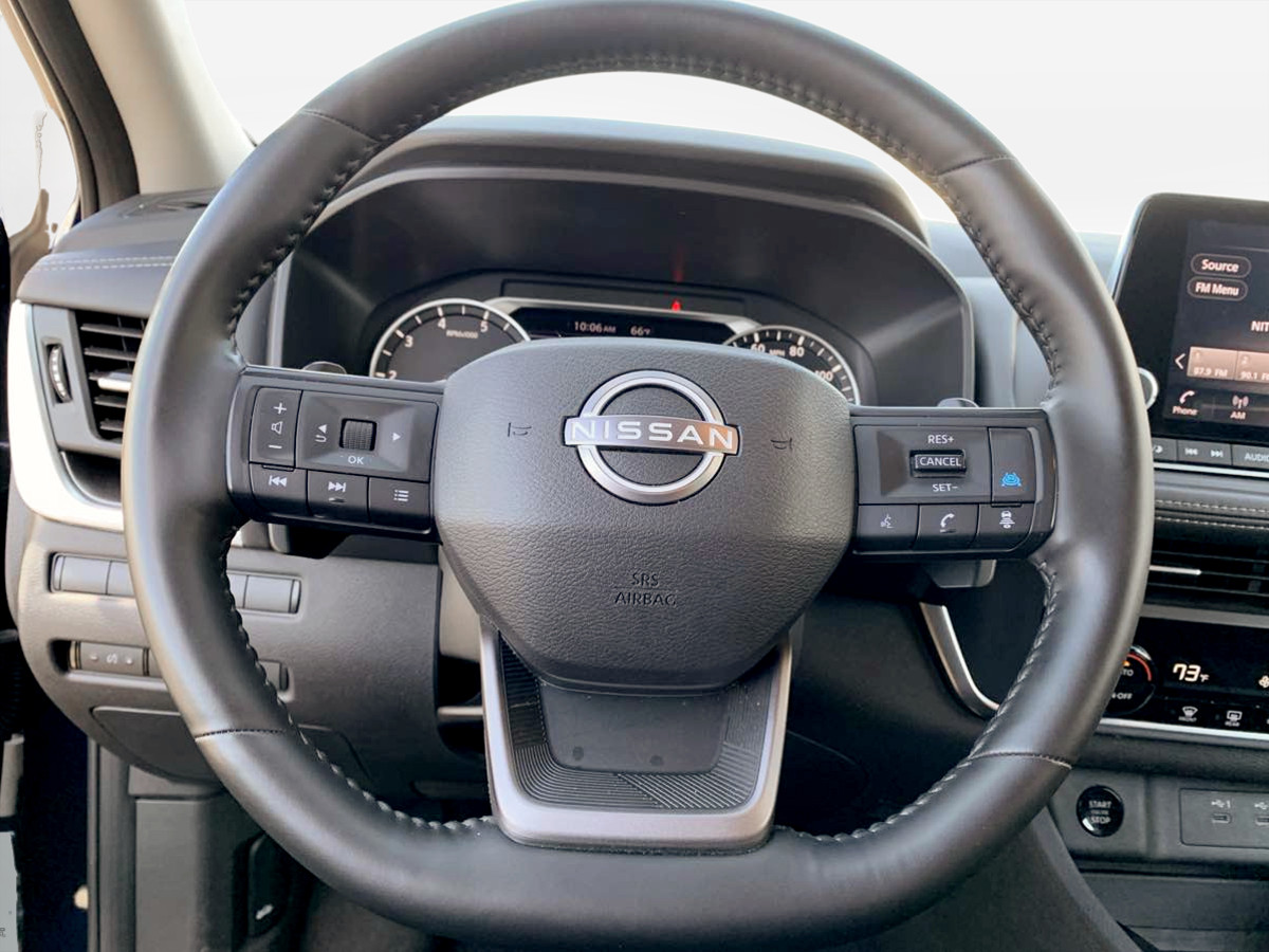 Photo 21 of this Nissan Rogue