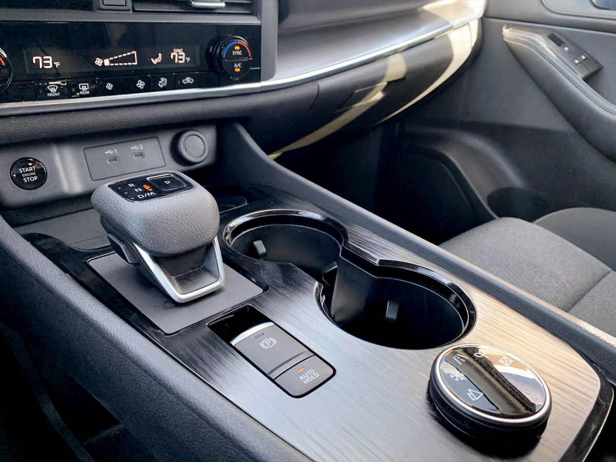 Photo 28 of this Nissan Rogue