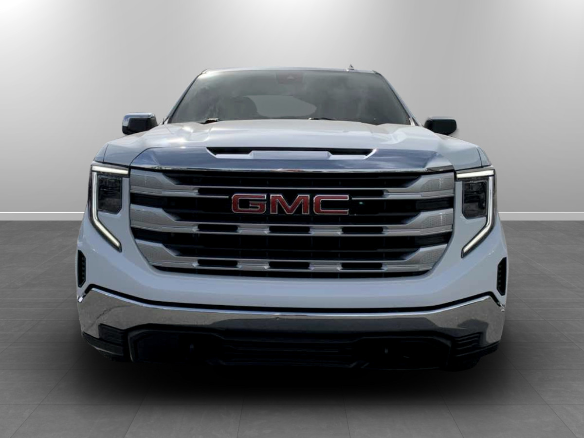 Photo 2 of this GMC Sierra 1500