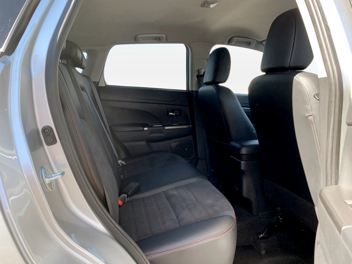 Photo 18 of this Mitsubishi Outlander Sport
