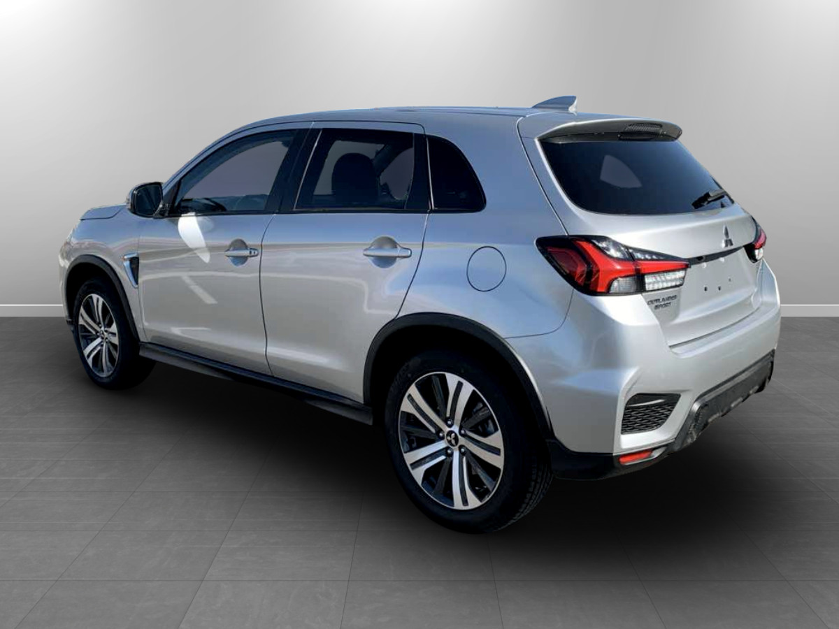 Photo 5 of this Mitsubishi Outlander Sport