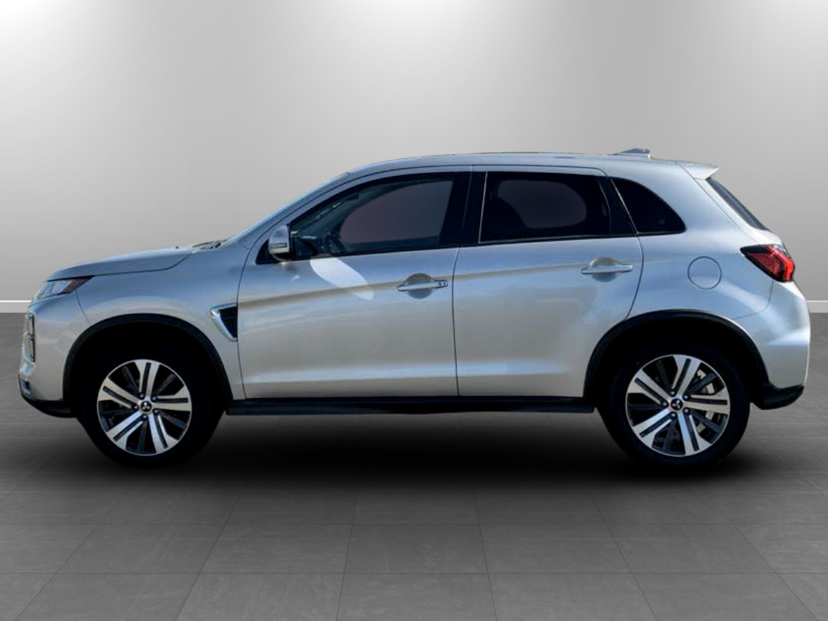 Photo 4 of this Mitsubishi Outlander Sport