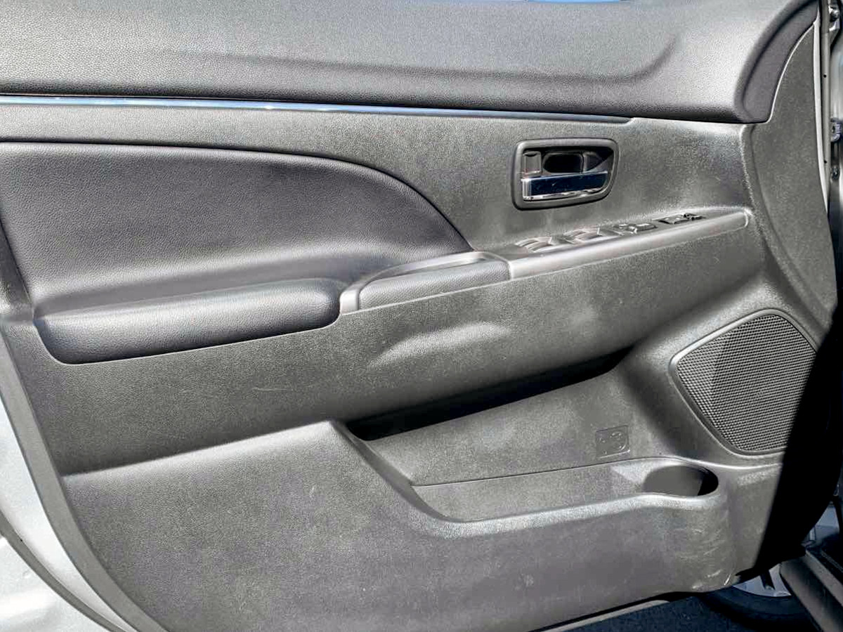 Photo 14 of this Mitsubishi Outlander Sport