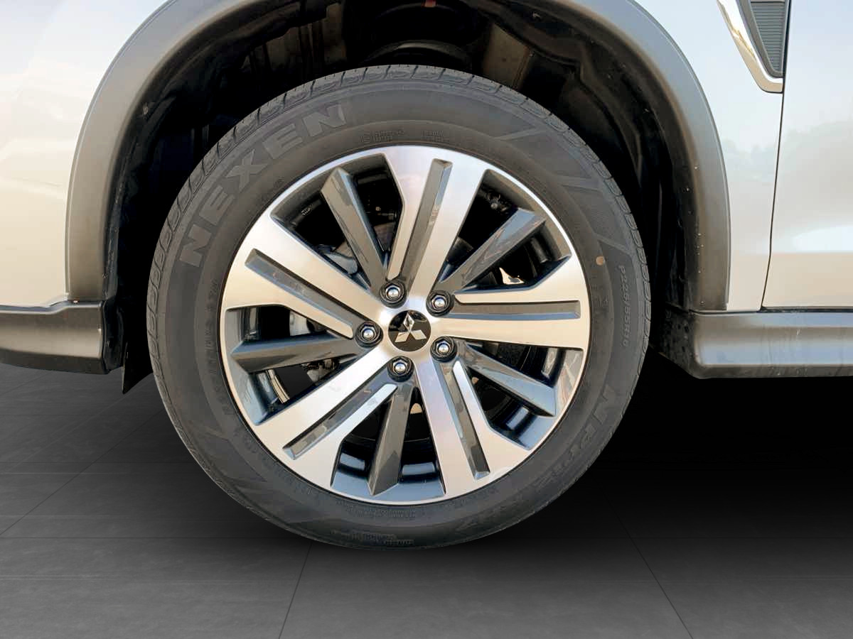 Photo 11 of this Mitsubishi Outlander Sport