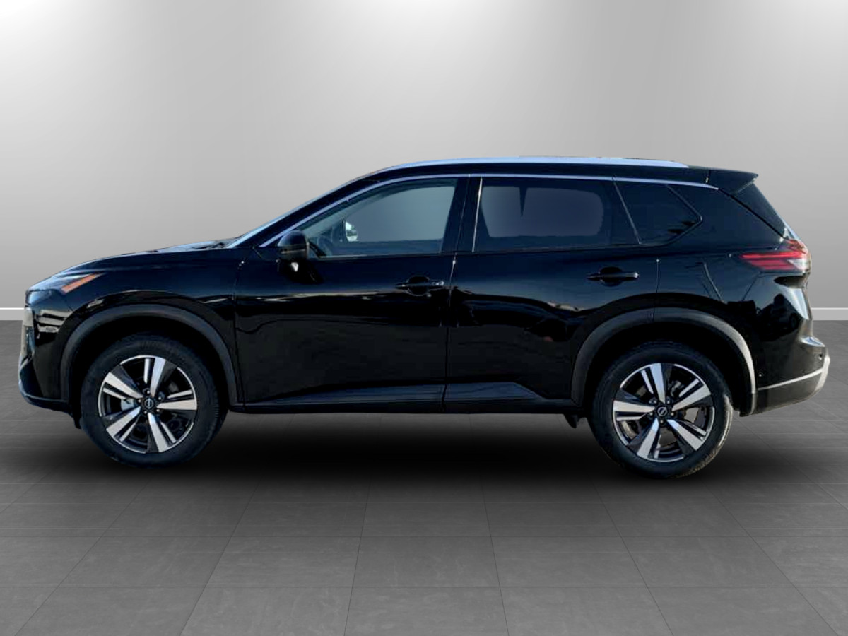Photo 4 of this Nissan Rogue