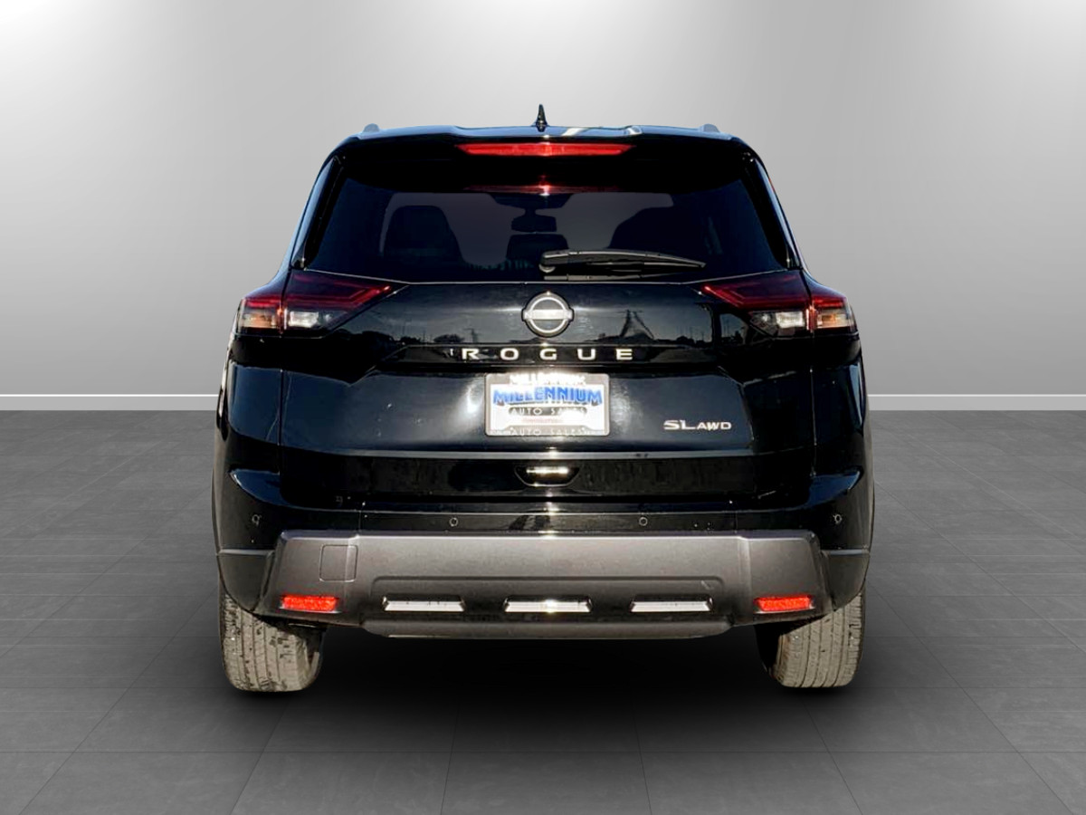 Photo 6 of this Nissan Rogue