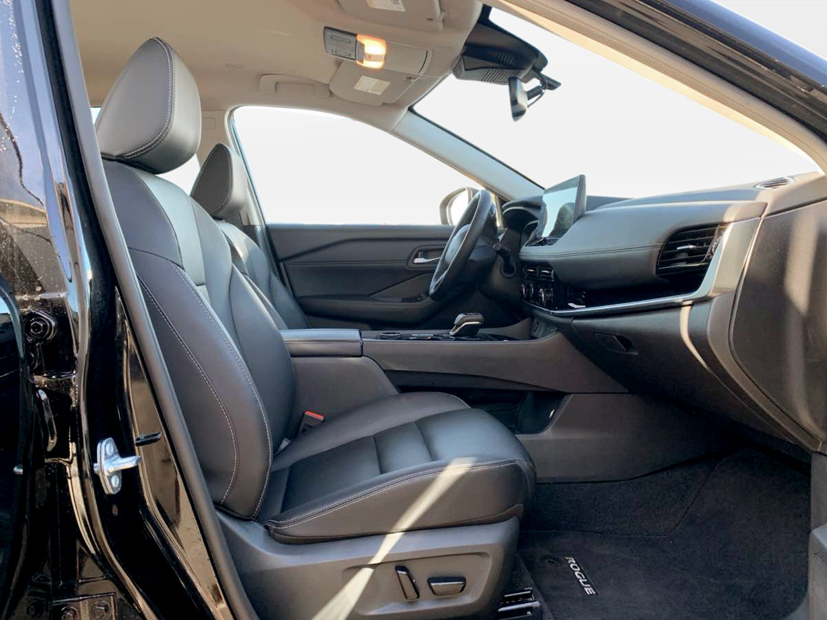 Photo 18 of this Nissan Rogue