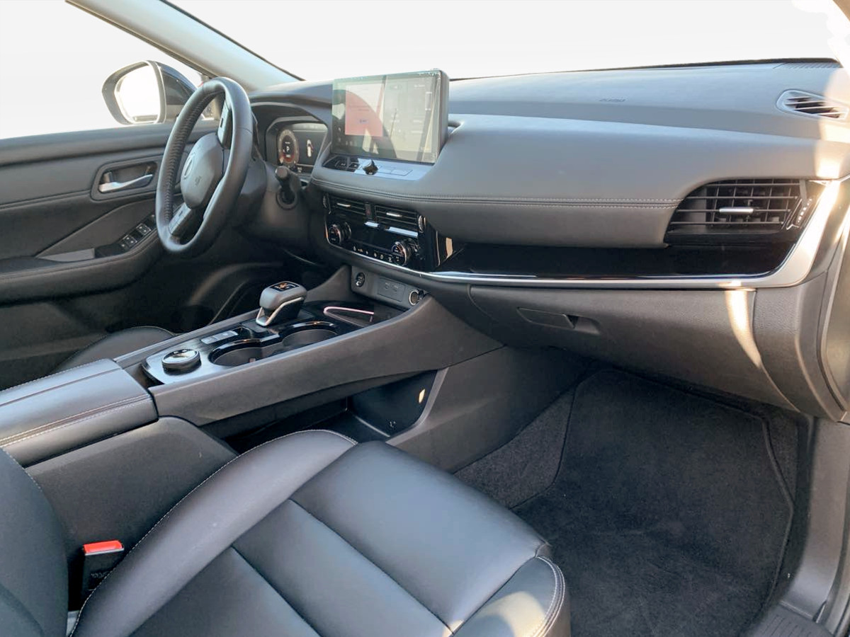 Photo 19 of this Nissan Rogue