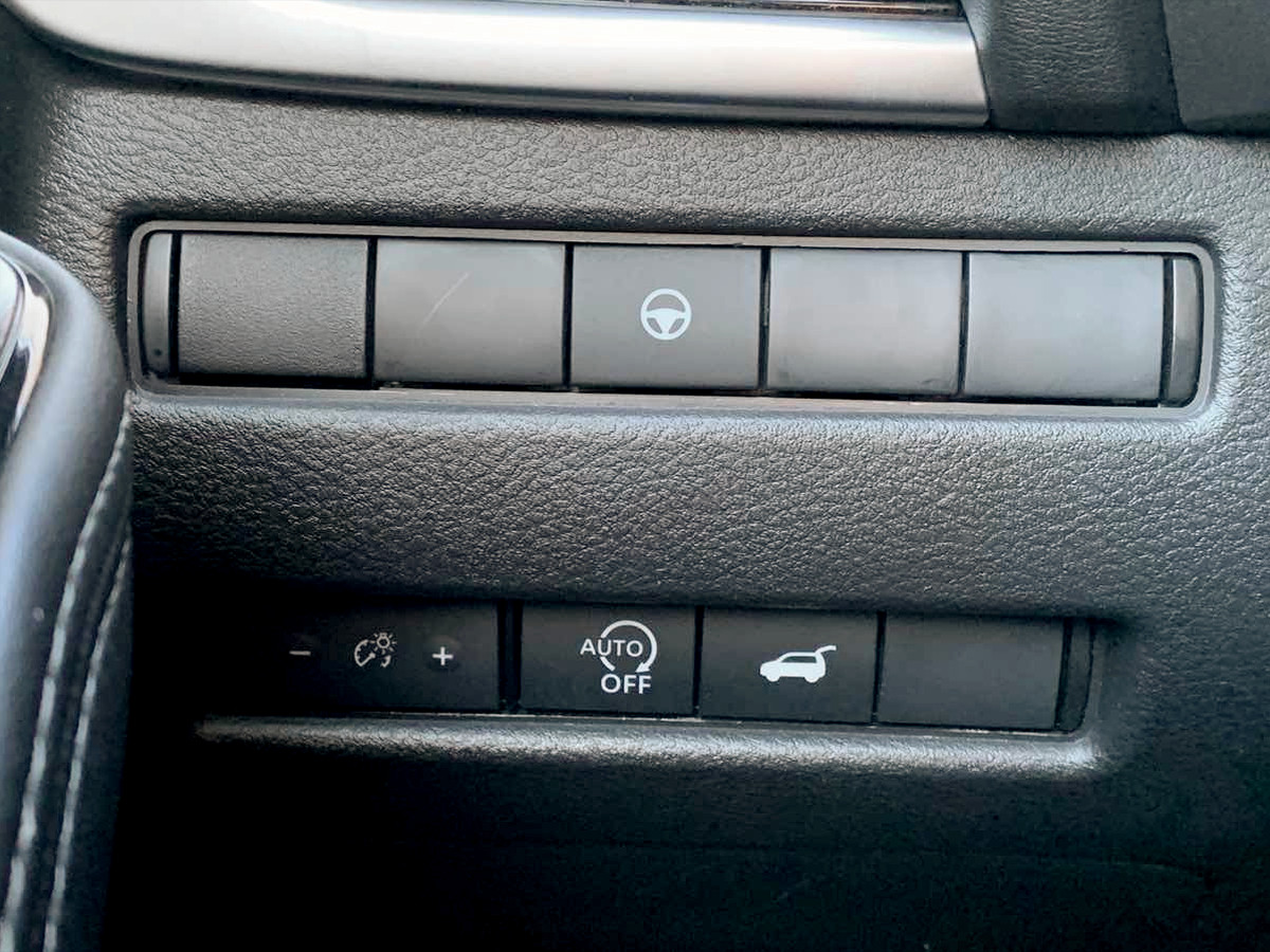 Photo 21 of this Nissan Rogue