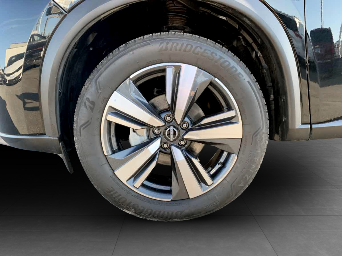 Photo 10 of this Nissan Rogue