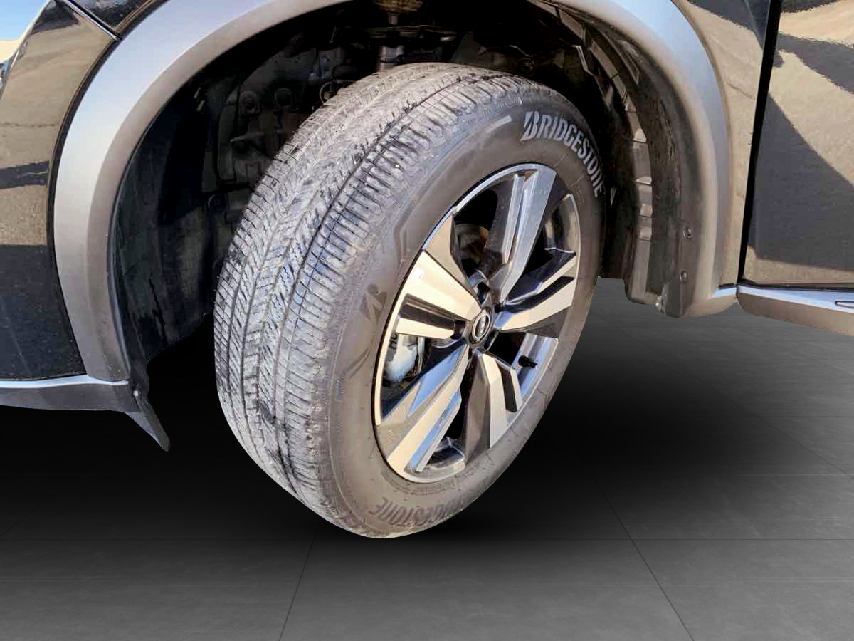Photo 11 of this Nissan Rogue