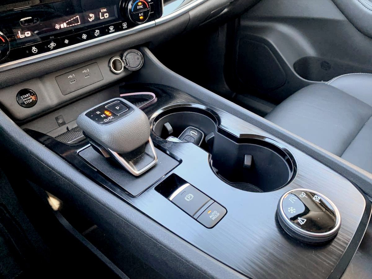 Photo 29 of this Nissan Rogue