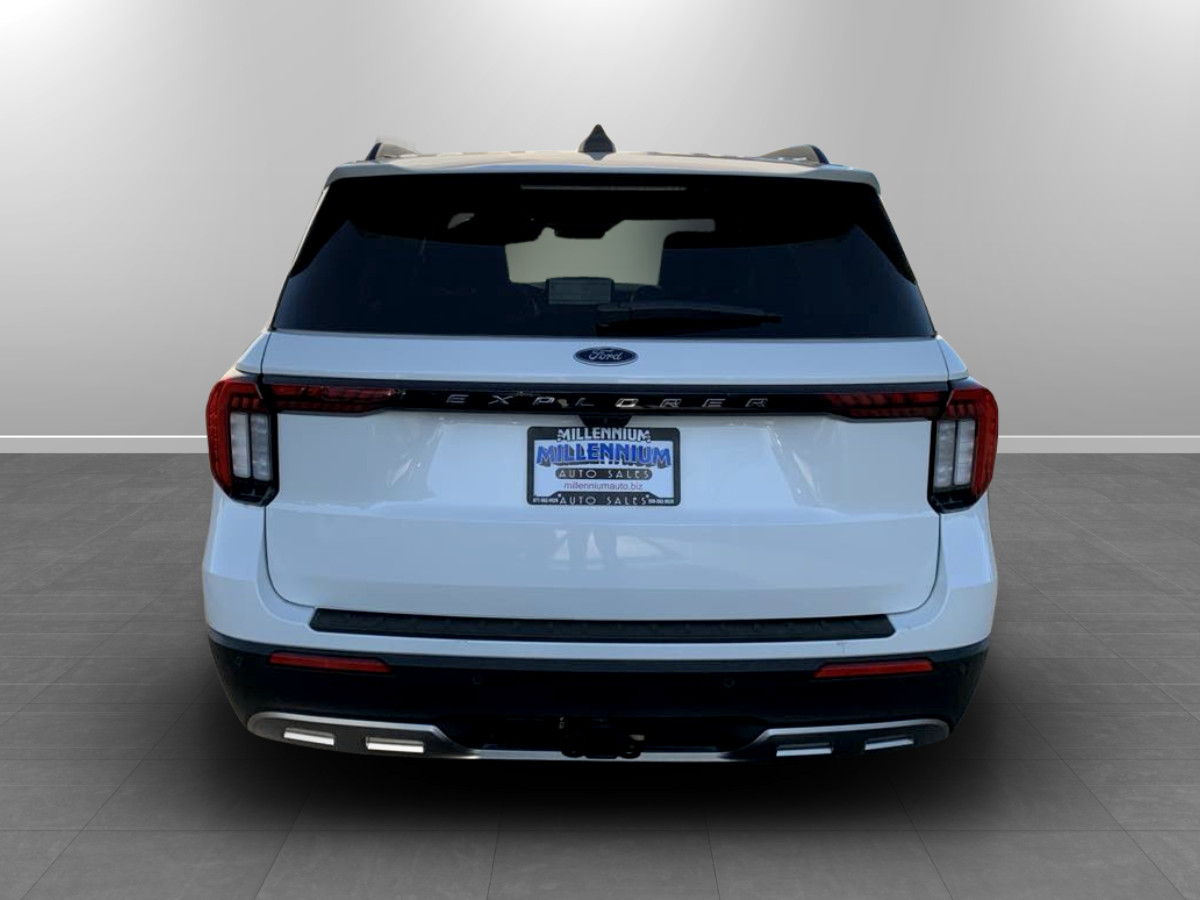 Photo 6 of this Ford Explorer