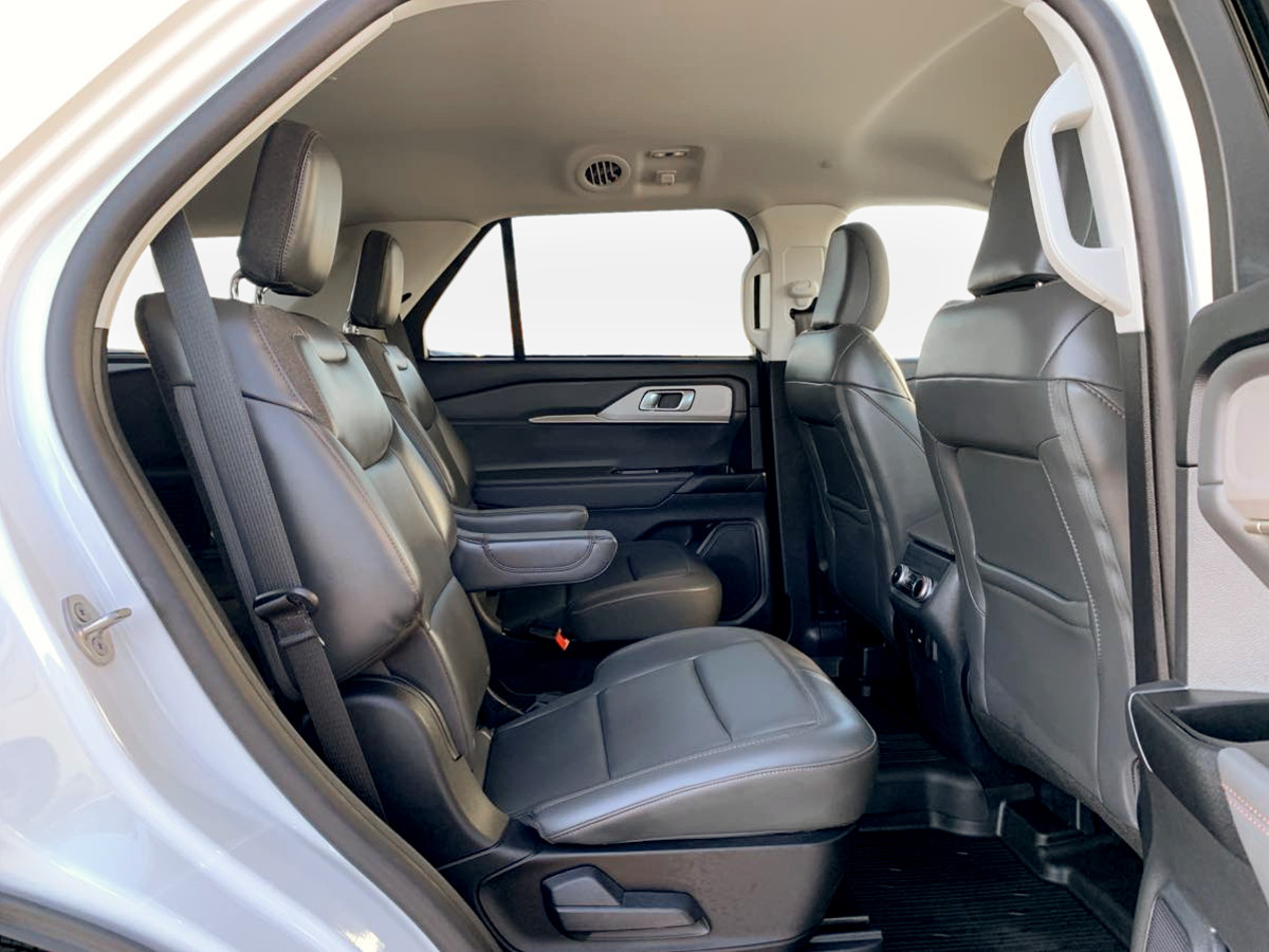 Photo 18 of this Ford Explorer