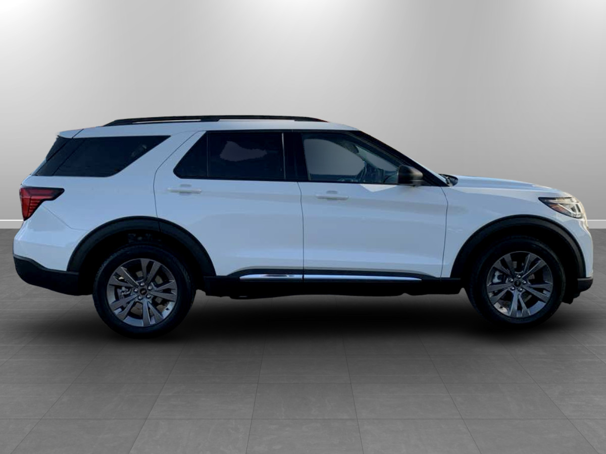 Photo 8 of this Ford Explorer