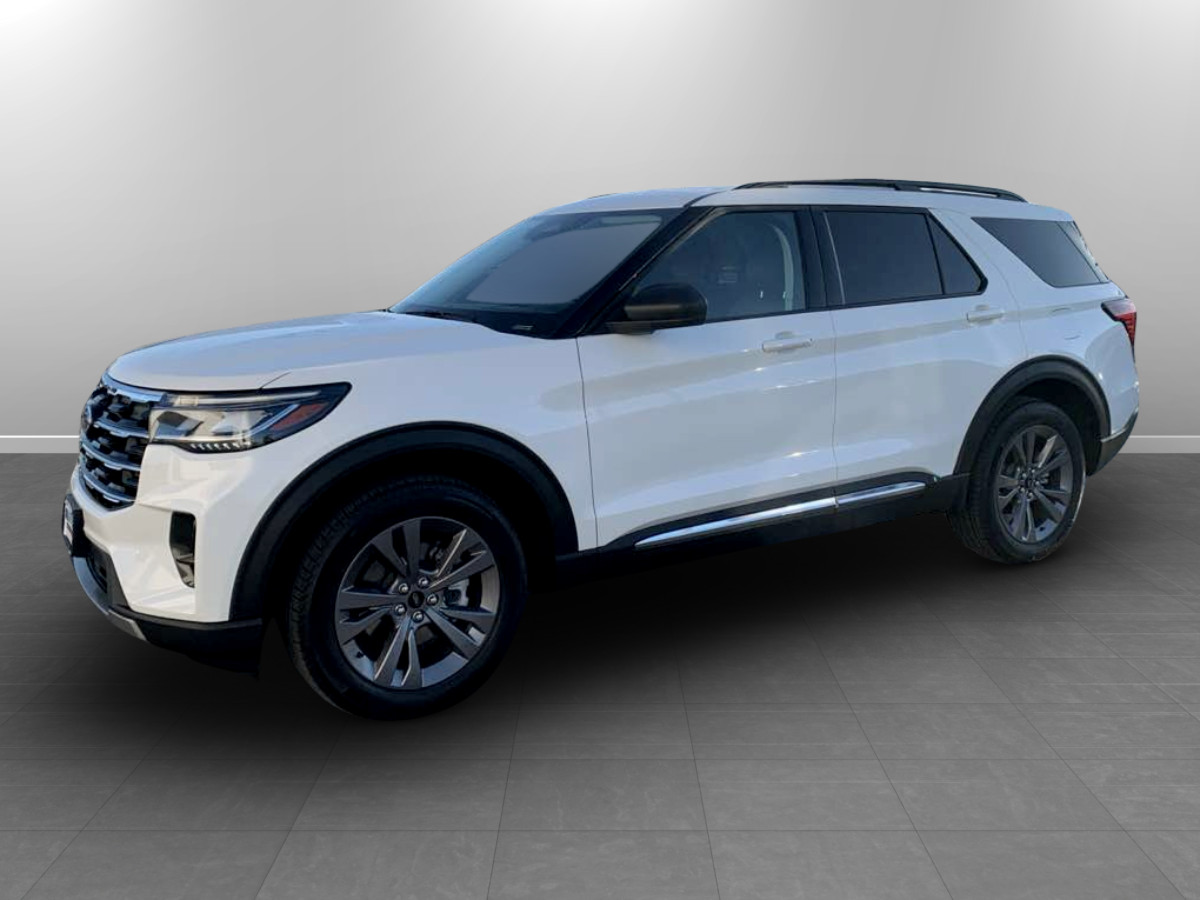 Photo 3 of this Ford Explorer