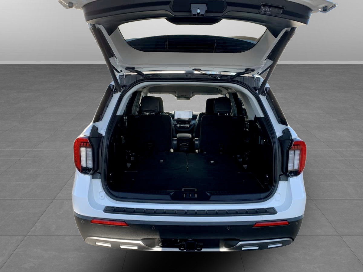 Photo 13 of this Ford Explorer