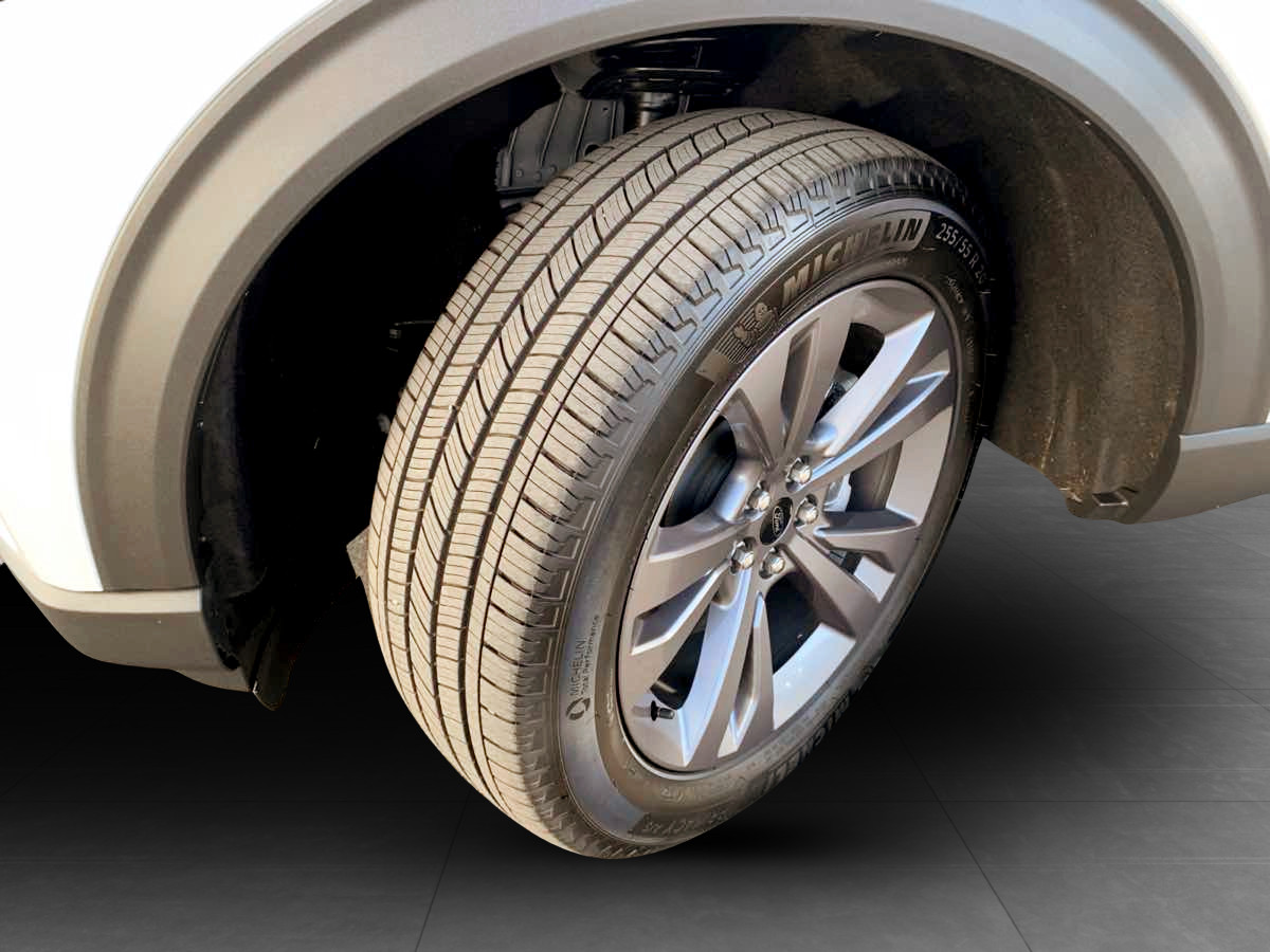 Photo 12 of this Ford Explorer