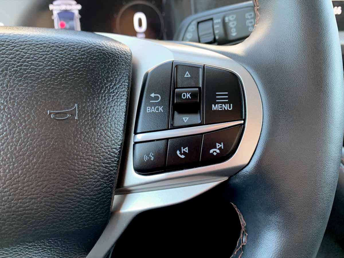 Photo 27 of this Ford Explorer
