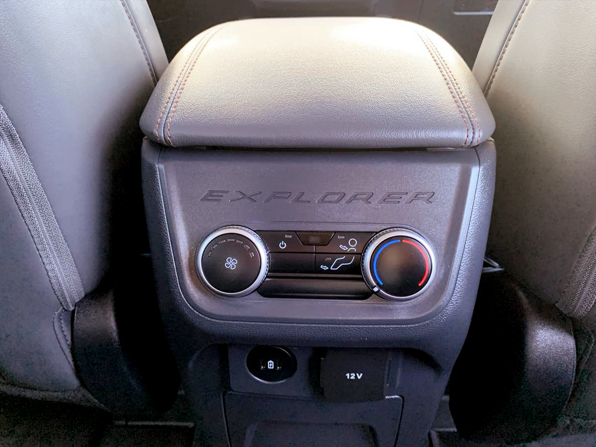 Photo 19 of this Ford Explorer