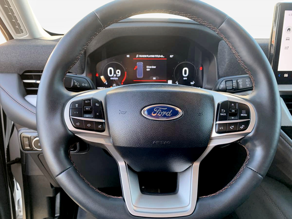 Photo 24 of this Ford Explorer