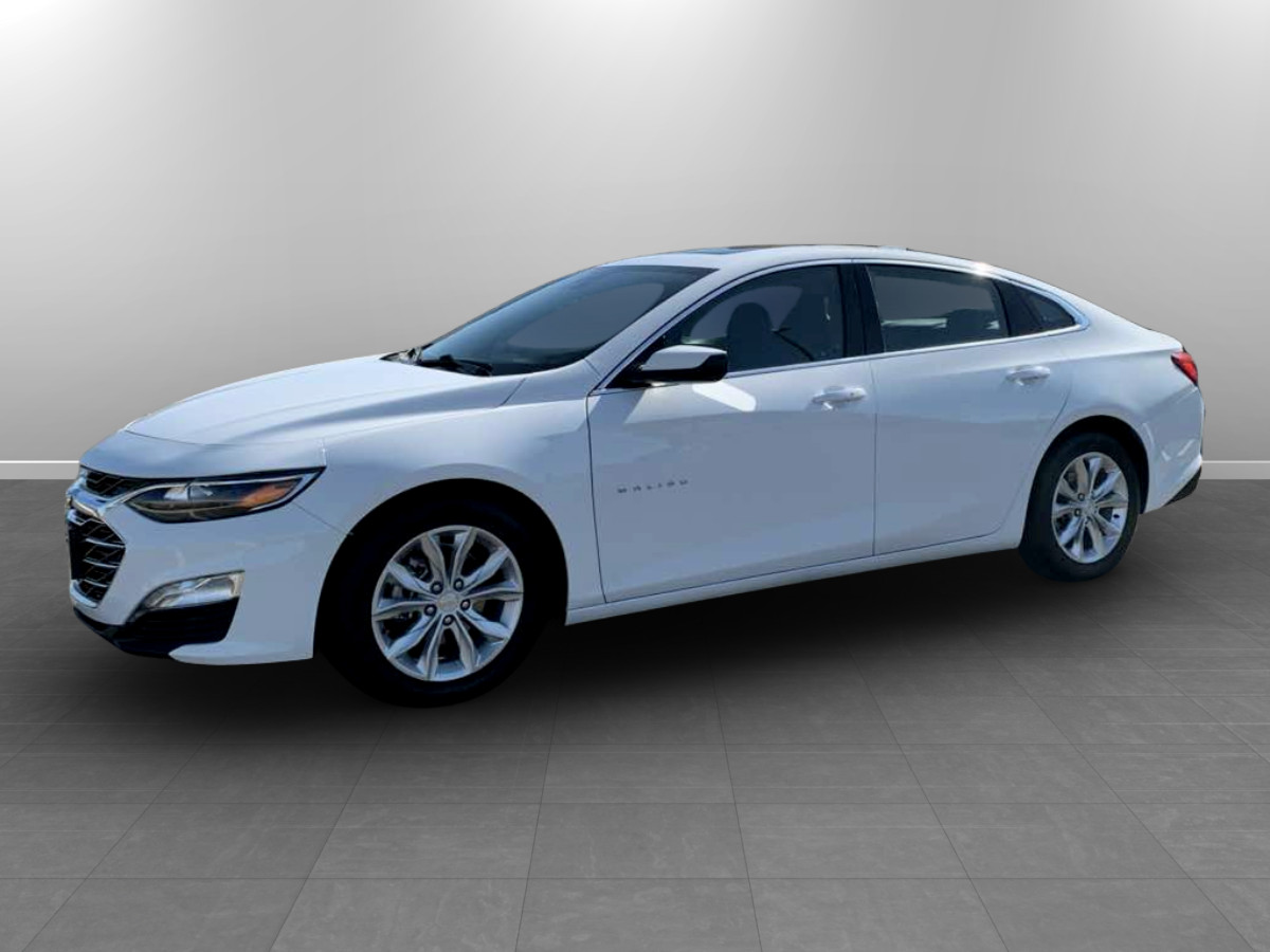 Photo 3 of this Chevrolet Malibu