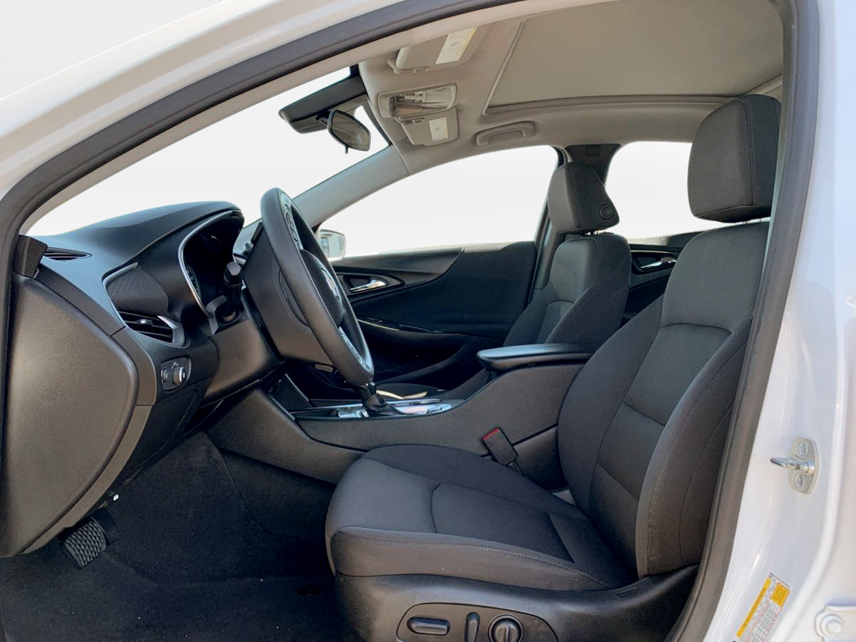 Photo 16 of this Chevrolet Malibu